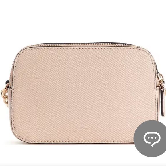 GUESS CROSSBODY BAG HASSIE CAMERA BAG SAFFIANO VEGAN LEATHER NWT - Picture 2 of 7